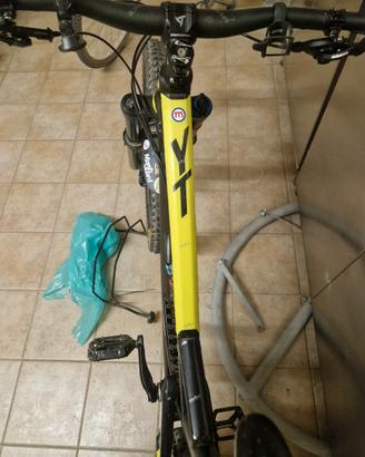 yt industries capra al + mono fox TG M