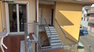 Camporotondo- Via Padre Pio - Vani 4 -Buone Condiz