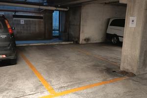 Posto auto grande coperto