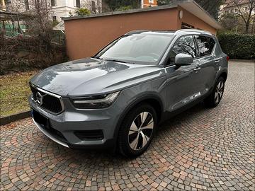 Volvo XC40 T3 Manuale + tetto panoramico
