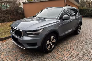 Volvo XC40 T3 Manuale + tetto panoramico