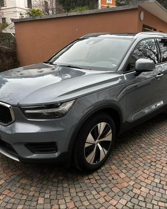 Volvo XC40 T3 Manuale + tetto panoramico