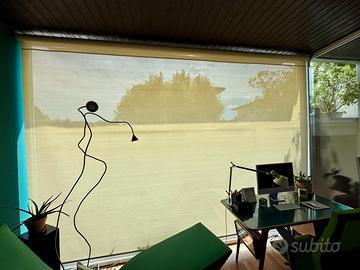 Tenda verticale a rullo  a luce filtrante