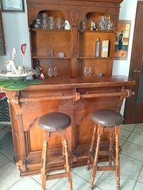 Angolo Bar in legno con 4 sgabelli 