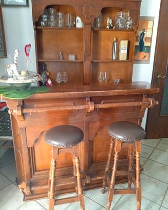 Angolo Bar in legno con 4 sgabelli 