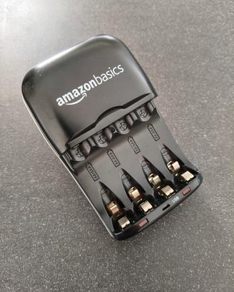 Caricabatterie Amazon Basics
