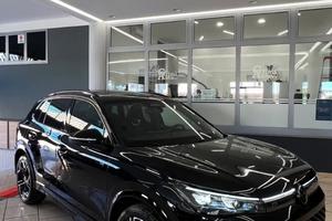 Tiguan r-line plus 150 cv con tetto panoramico apr