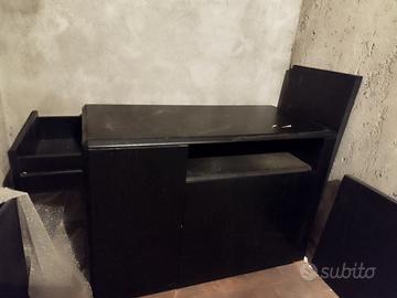 Mobile tv con contenitore ampio