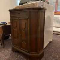 Mobiletto in legno