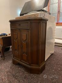 Mobiletto in legno