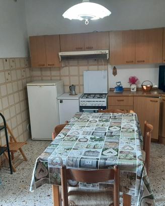 Cucina completa in buone condizioni