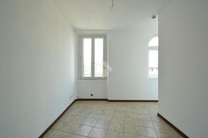 3 LOCALI A BREMBATE