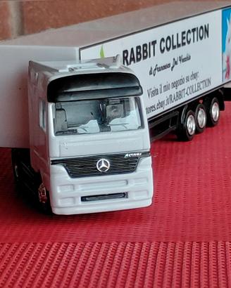 Modellino camion 🚚  con rimorchio 