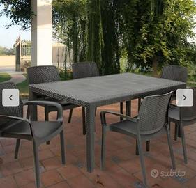 Tavolo più 6 sedie da giardino (nuovo)