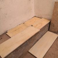 piastrelle in marmo e davanzali 