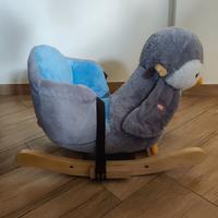 Cavallo a dondolo a forma di pinguino