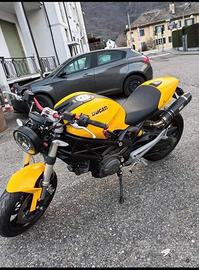 Ducati Monster 696