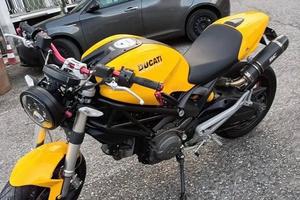 Ducati Monster 696