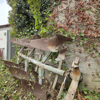 Aratro trivomere usato