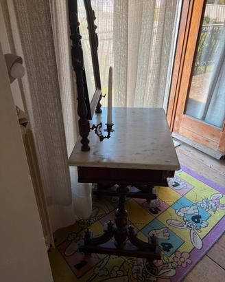 Toilette d’epoca in legno con ripiano in marmo