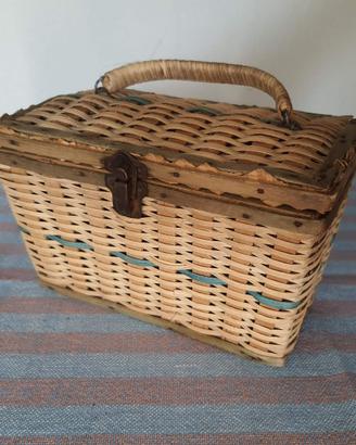 Cestino bauletto vintage in paglia intrecciata