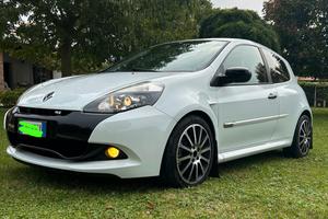 Clio RS 2000