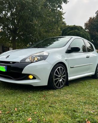 Clio RS 2000