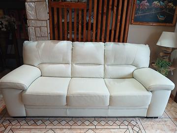 Divano bianco, vera pelle