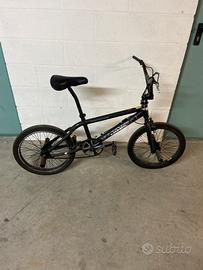 Bici BMX kannibal