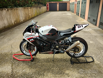 Suzuki k8 del 2008 pronto pista