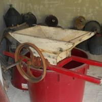 Macchina manuale schiaccia uva