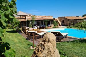 Prestigiosa Villa con vista mare