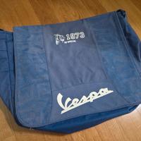 VESPA postina con tracolla azzurra