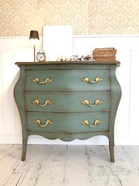 Comò  con cassetti colore verde schabby chic