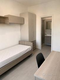Stanza singola con bagno privato in zona collegata