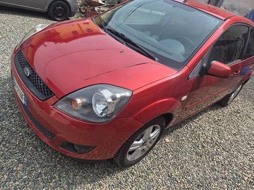 FORD FIESTA 1.2 BENZINA 115MILA KM con CARPLAY