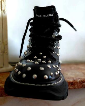 Anfibi Alexander Mcqueen Borchiati in Vera Pelle 