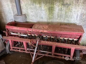 Seminatrice trainata 2 metri di lunghezza