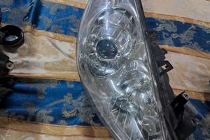 Fari peugeot  307 anno 2006