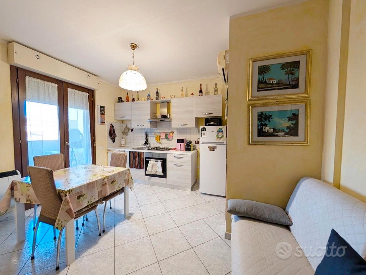 Bivano luminoso al primo piano con veranda - Altro