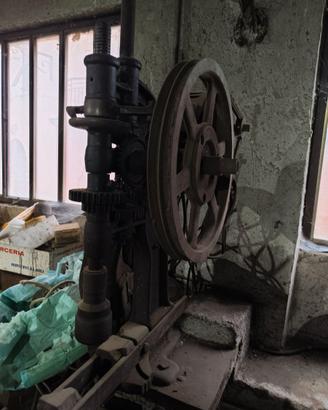 Fresa e spazzolatrice