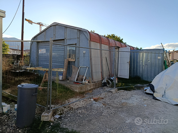 Struttura in ferro e lamiera zincata pesante