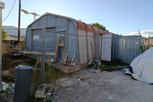 Struttura in ferro e lamiera zincata pesante