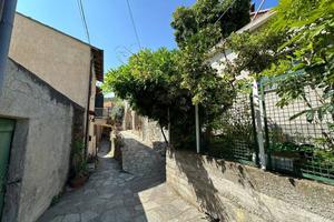 Rustico / Casale di 70 m² con 4 locali a Arnasco