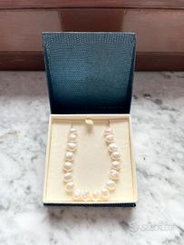 Bracciale in perle d’acqua dolce e in argento 925.
