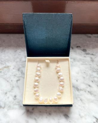 Bracciale in perle d’acqua dolce e in argento 925.