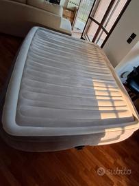 Materasso matrimoniale gonfiabile Intex