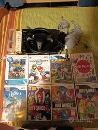 NintendoWii+2telecomandi+volante+sensorbar+8giochi