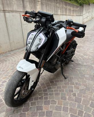 KTM DUKE 125 2018 (prezzo trattabile)