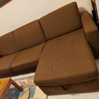 divano con contenitore e sceslong